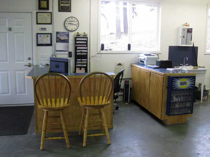 Interior of Brent's Autoworks auto repair shop office area